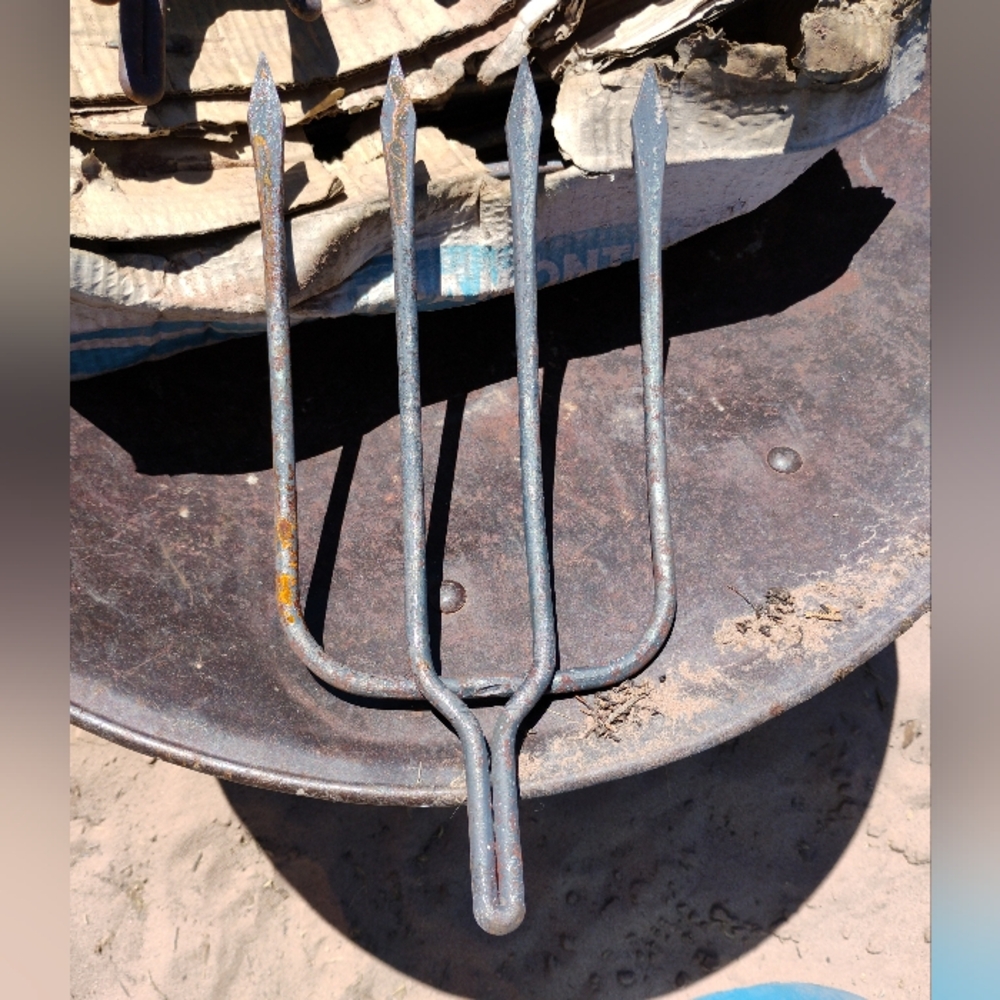 Vintage Primative Pitch Fork Head